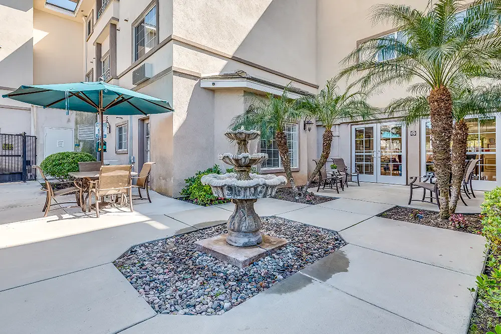 GardensEscondido-HOME-Discover-Community Dining area of an apartment at Healdsburg